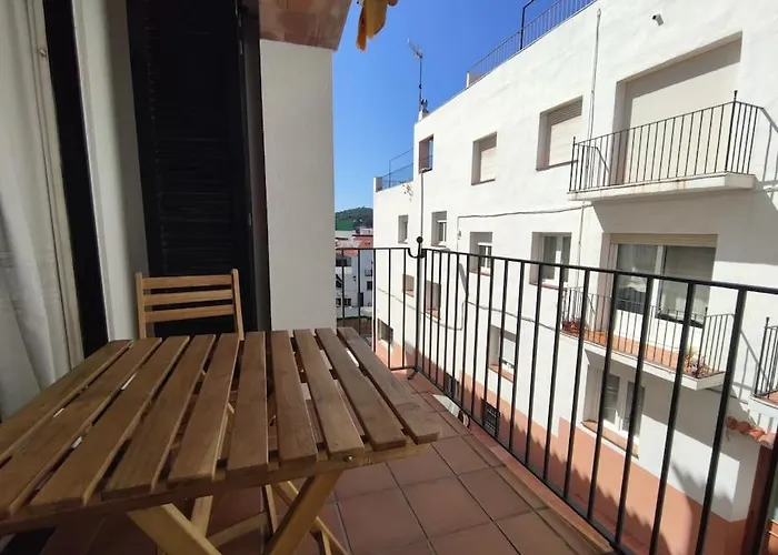 2 Minutes Walking To The Beach Parking Included